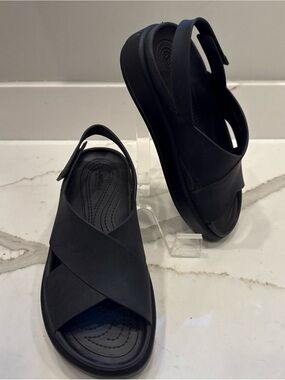 Crocs Brooklyn Luxe Cross Strap Comfort Platform Sandals Black Lite Ride Women
